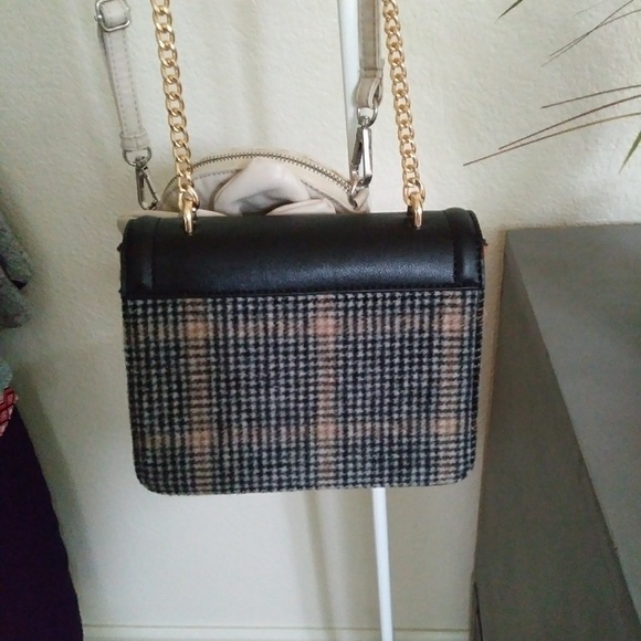 Crosbody Bags - Picture 5 of 5